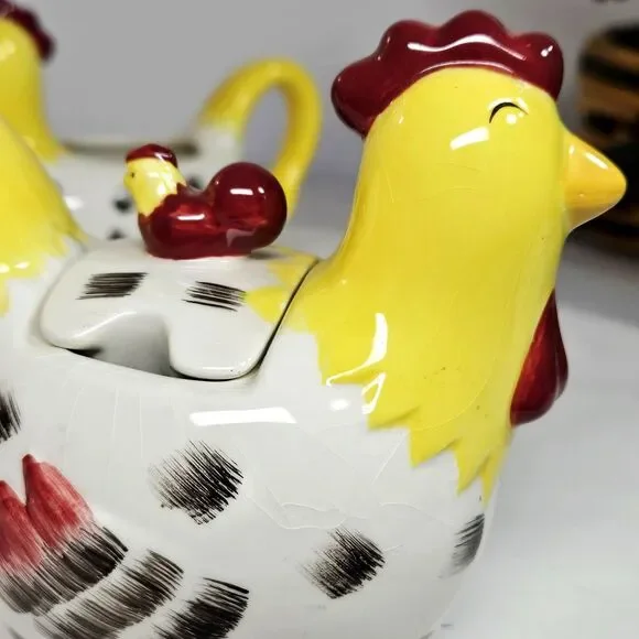 Vtg Country Roosters Creamer & Sugar Bowl Set by Chestnut Creek Chickens Yellow - Picture 4 of 12